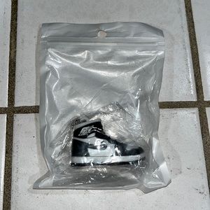 Jorden 1 High Top Keychain